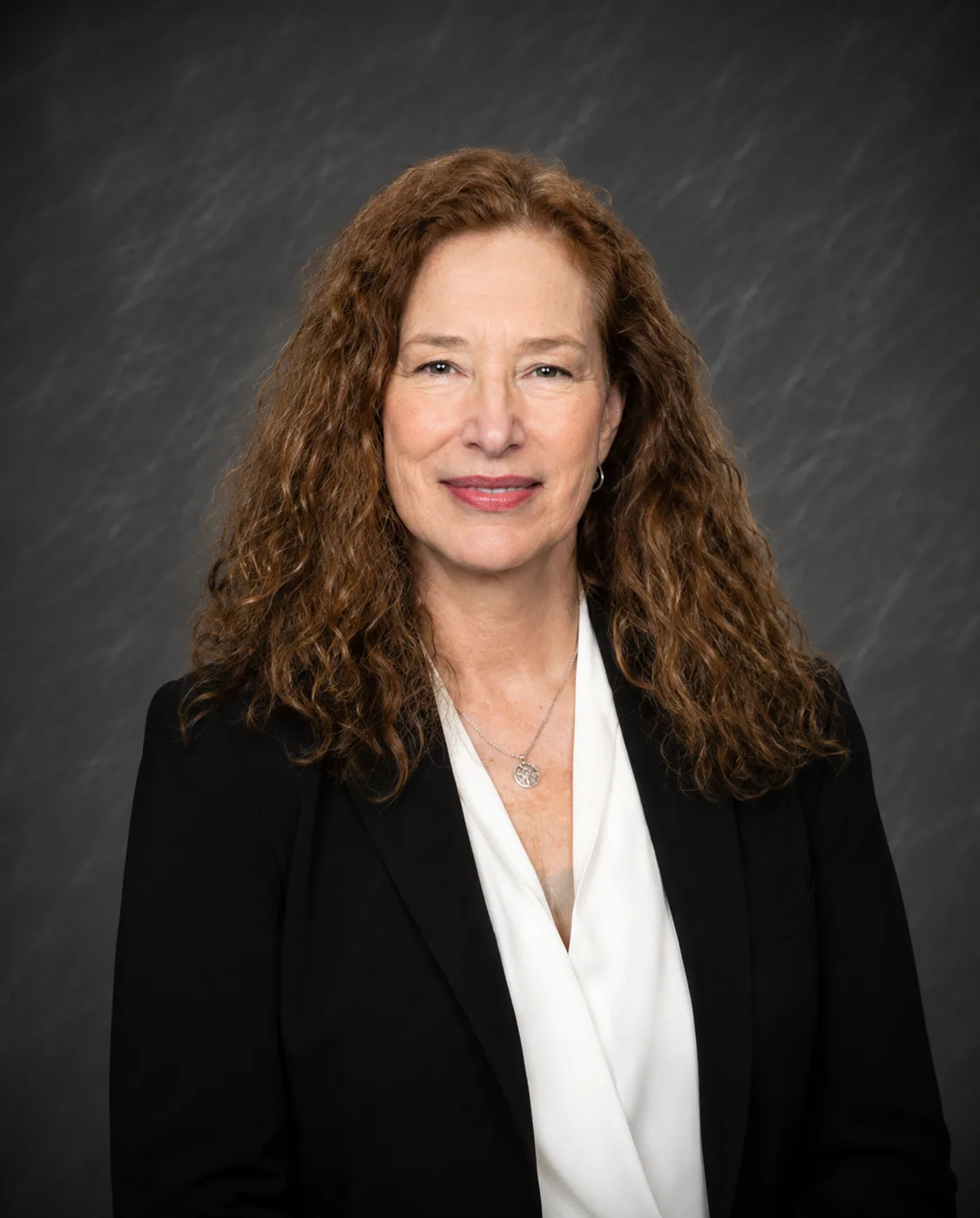 female_curly_hair_portrait_1500x1865